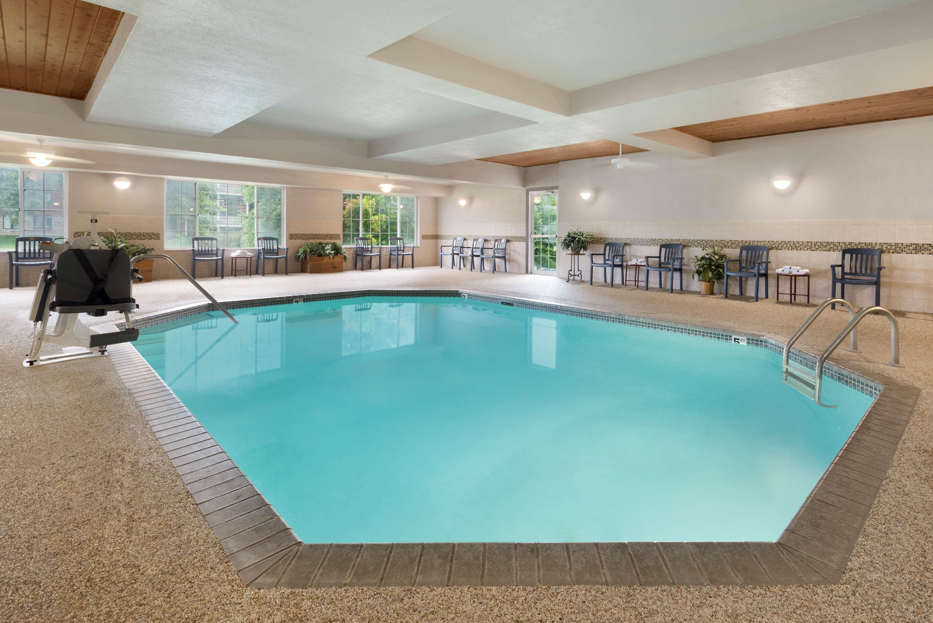 Country Inn & Suites By Radisson, Minneapolis-Шакопий Екстериор снимка