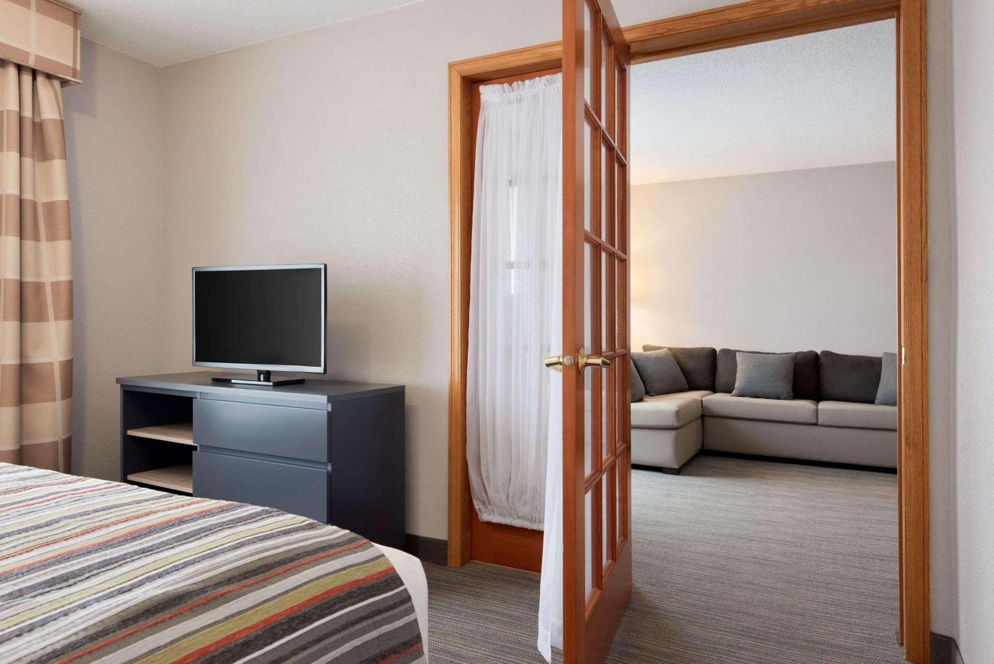 Country Inn & Suites By Radisson, Minneapolis-Шакопий Екстериор снимка